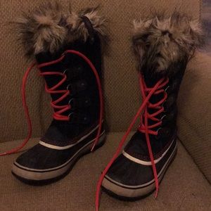Black Sorel suede/faux fur waterproof winter boots